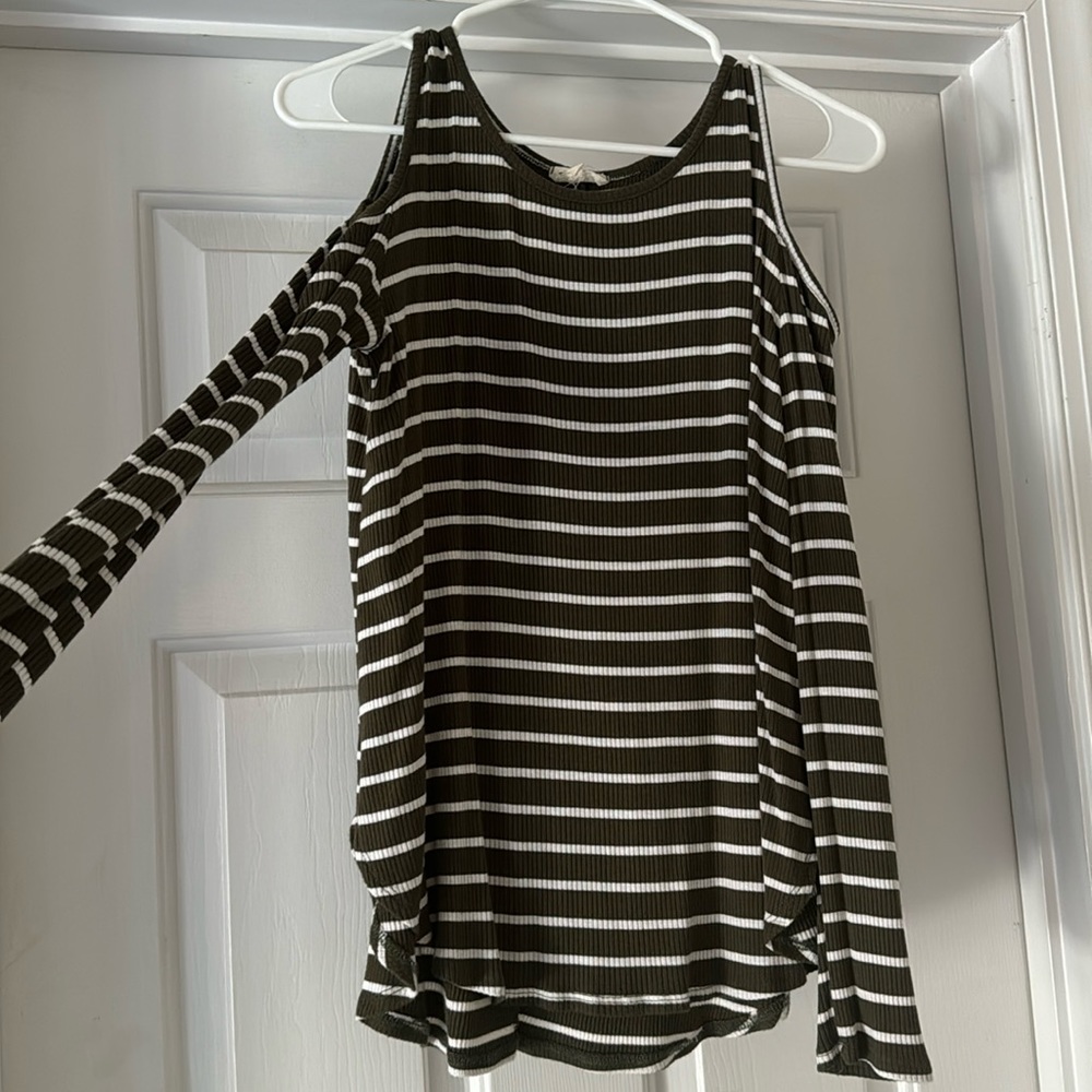 Sweet pea cold shoulder long sleeved shirt